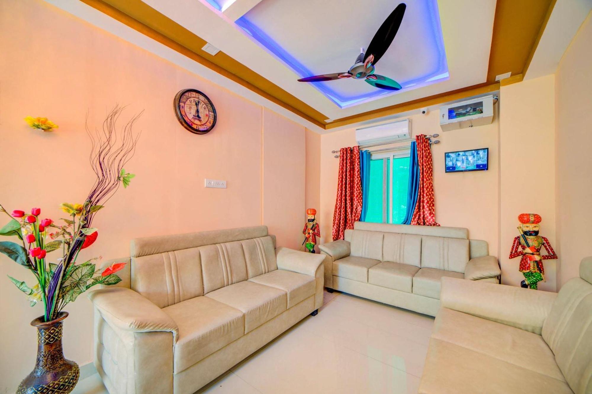 오요 40852 호텔 화이트 리지 Sururnagar 외부 사진